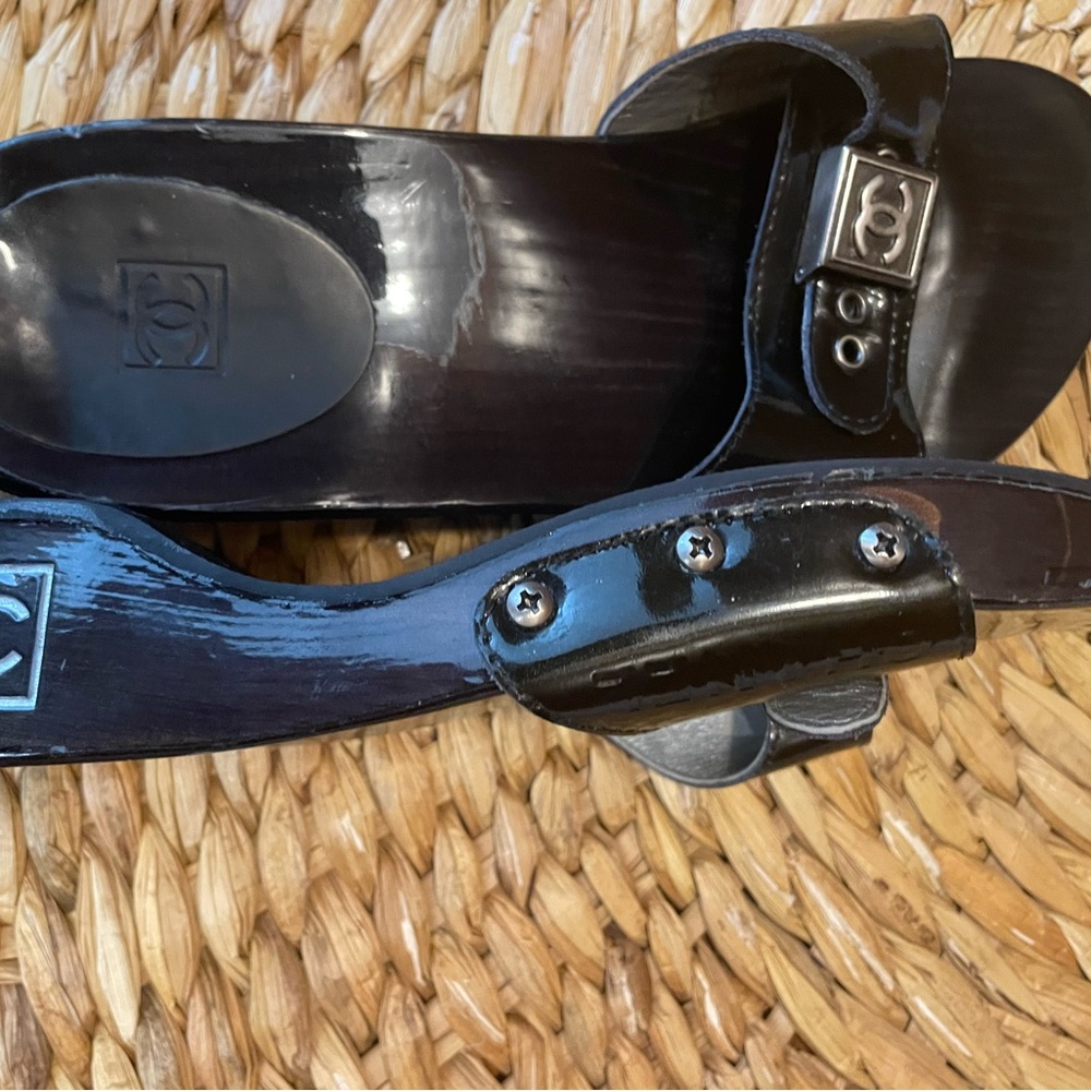 CHANEL Wood Sandal. Size 38 - Picture 6 of 9